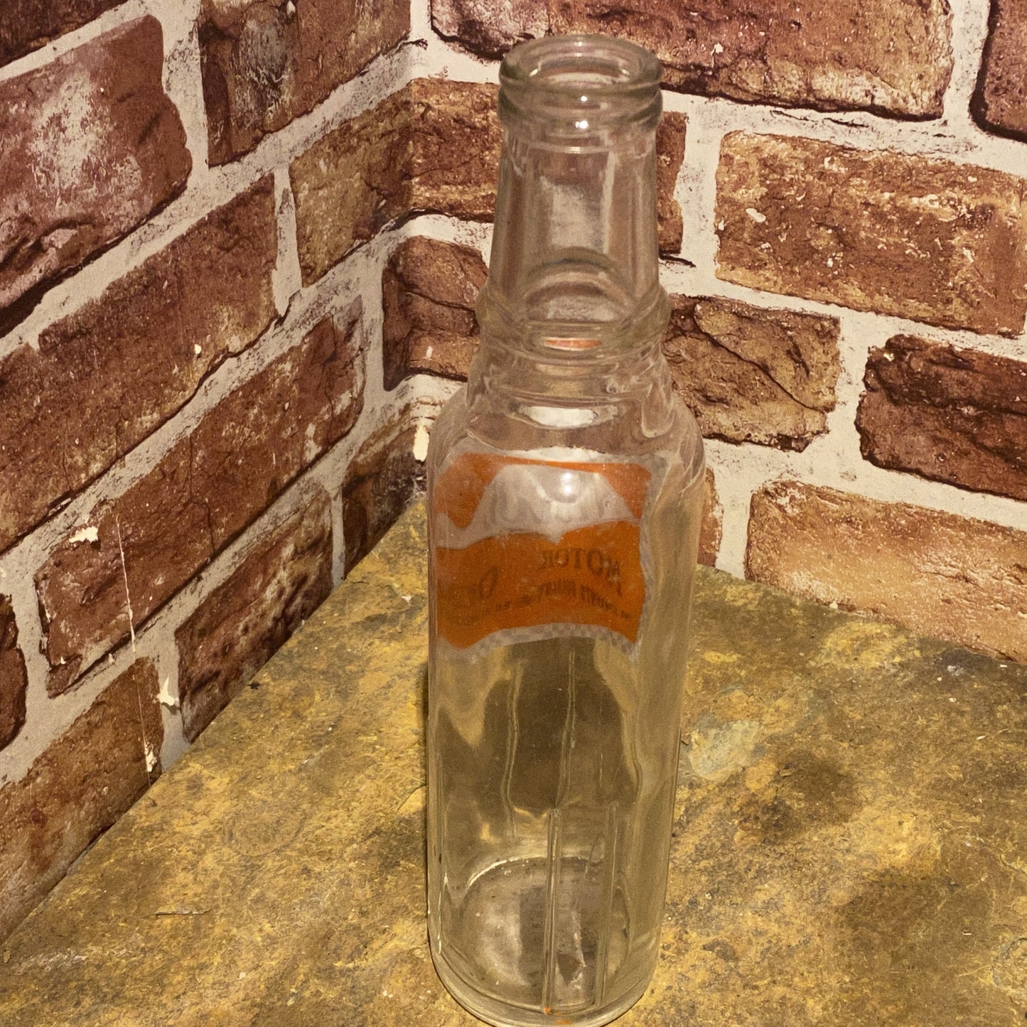 VINTAGE MOTOR OIL BOTTLE - VIGZOL OIL BOTTLES PINT #5103 image 1