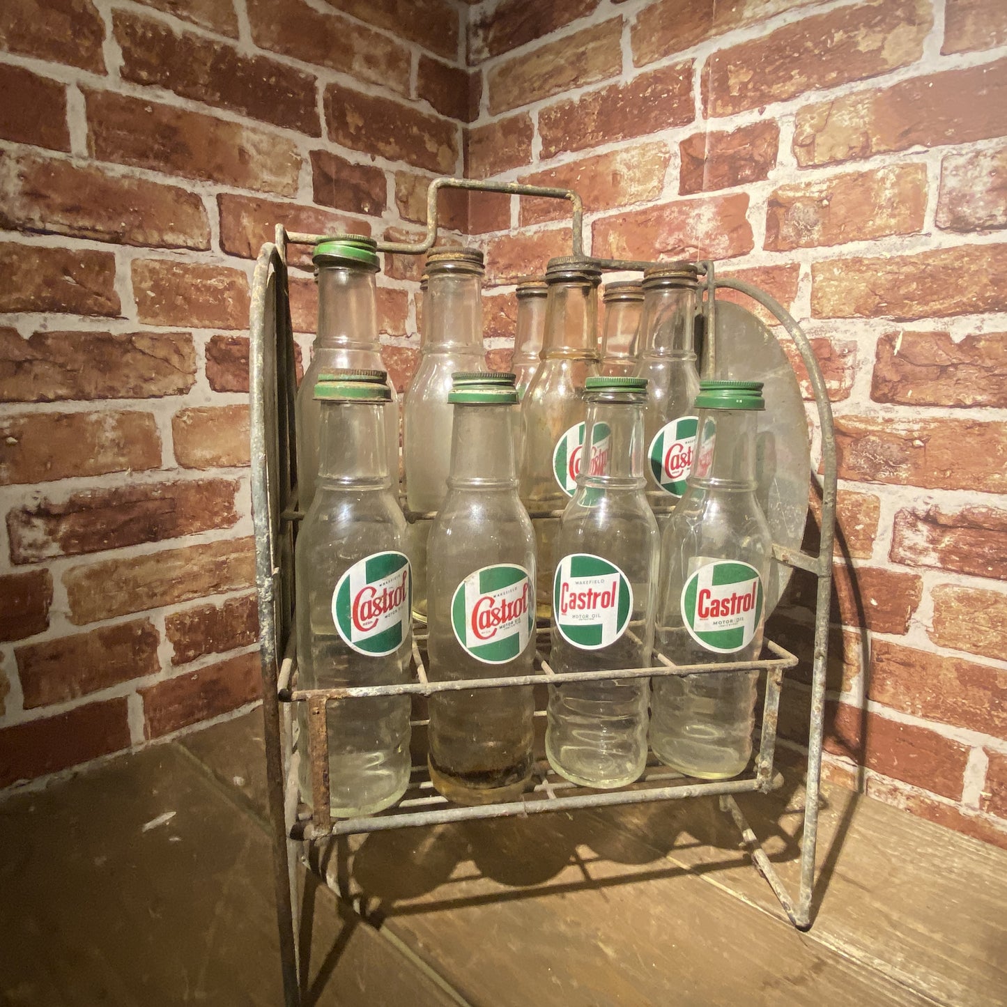 16 X PINT CASTROL OIL BOTTLES IN CRATE #5818 image 4