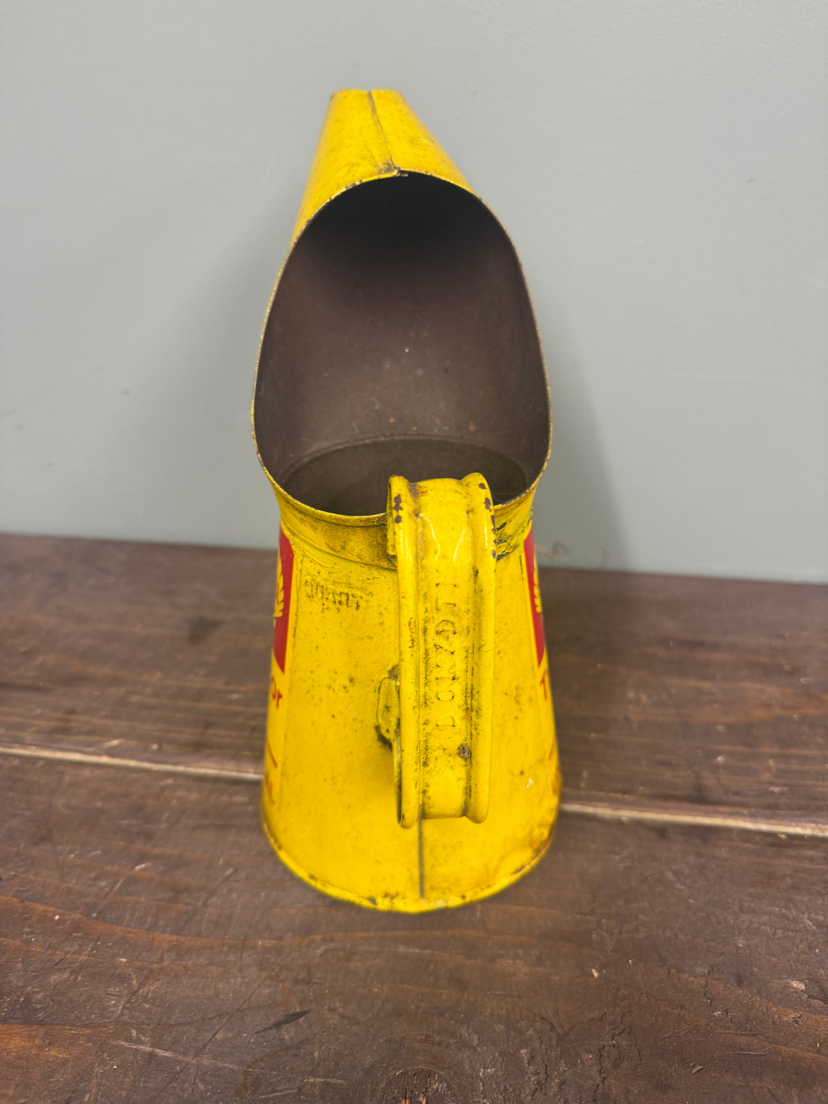 SHELL TRACTOR QUART OIL POURER #9276