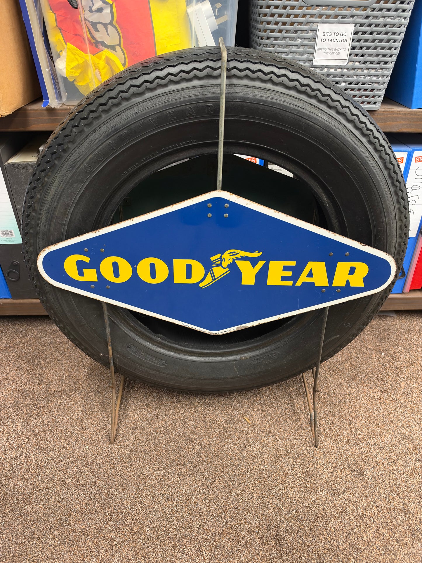 GOODYEAR TYRE AND STAND #9503