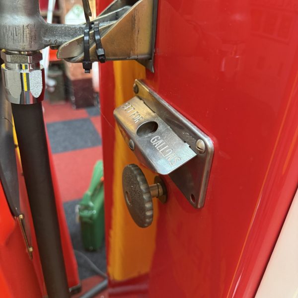 BECKMETER PETROL PUMP #08618 - Image 8