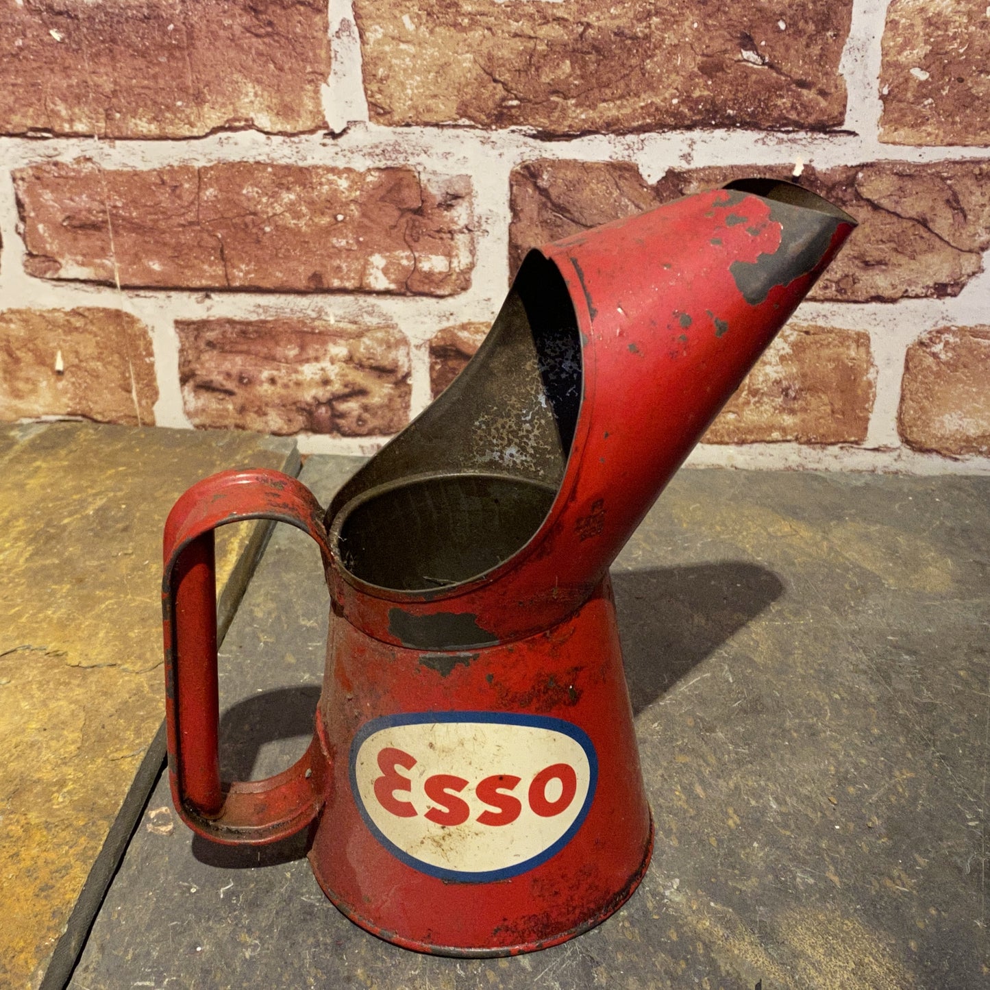 VINTAGE OIL POURER ESSO OIL POURER - PINT - #5077 image 1