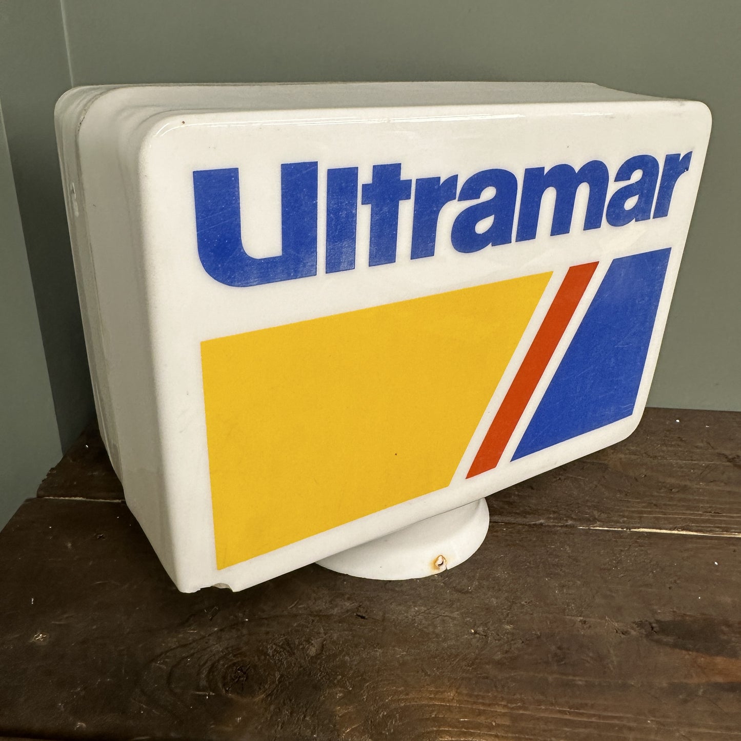 ULTRAMAR PETROL PUMP GLOBE #08257 image 0
