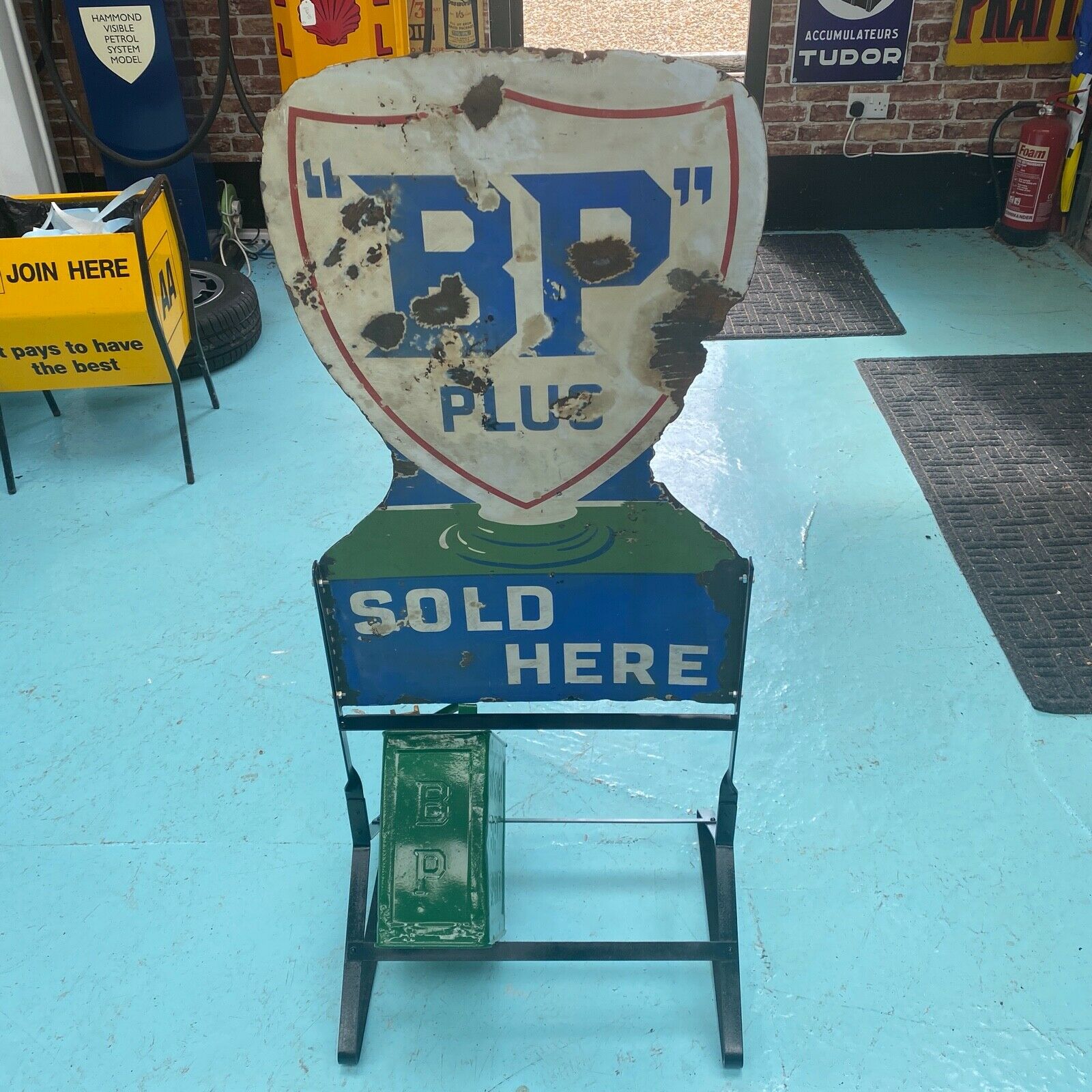 VINTAGE ENAMEL SIGN - BP #04525 SN 147 image 5