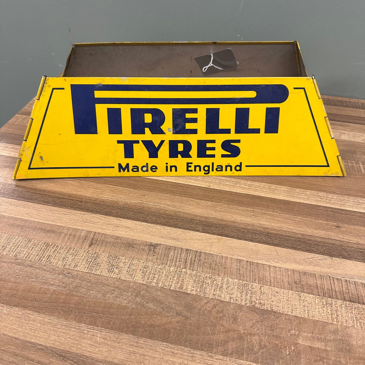 PIRELLI TYRES STAND  #08585 image 2