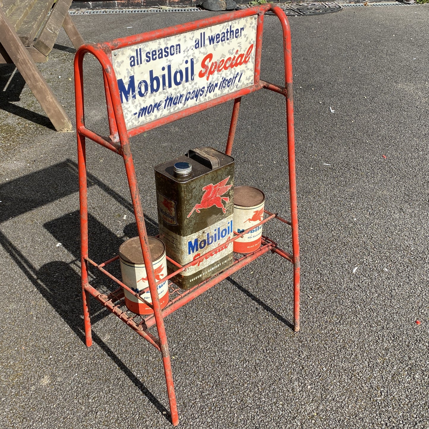 MOBILOIL STAND #06018 image 0