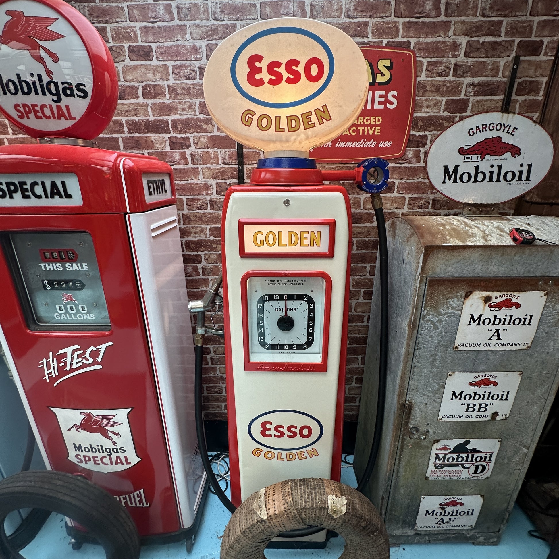 ESSO GOLDEN PETROL PUMP #08234 SN34 image 0