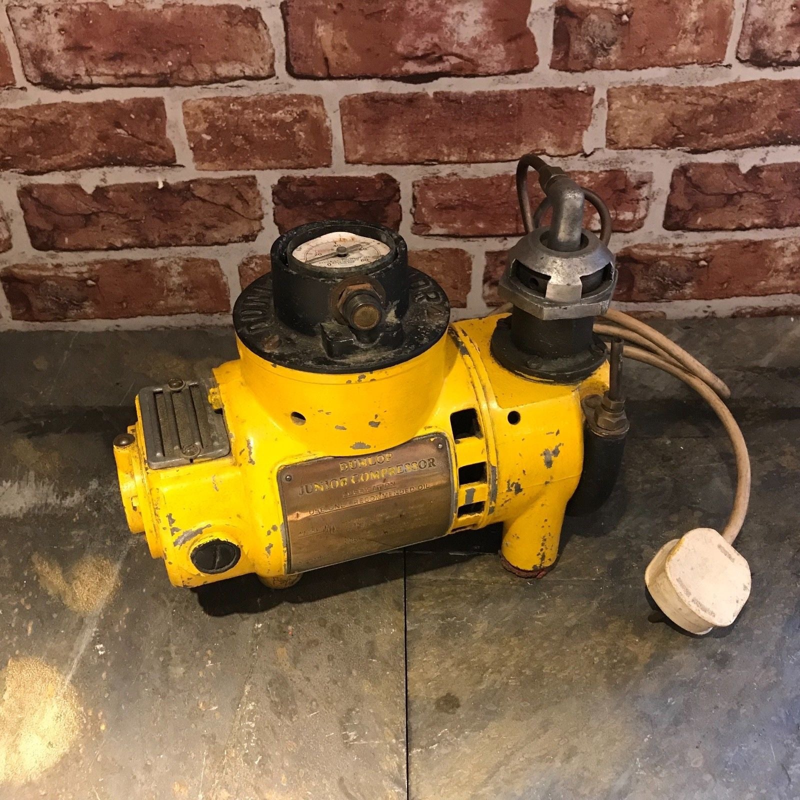 VINTAGE AIR COMPRESSOR - DUNLOP JUNIOR - #3009 image 0