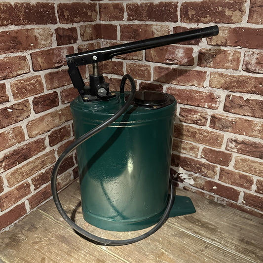 CASTROL GEAR OIL PUMP DISPENSER #07711 image 1