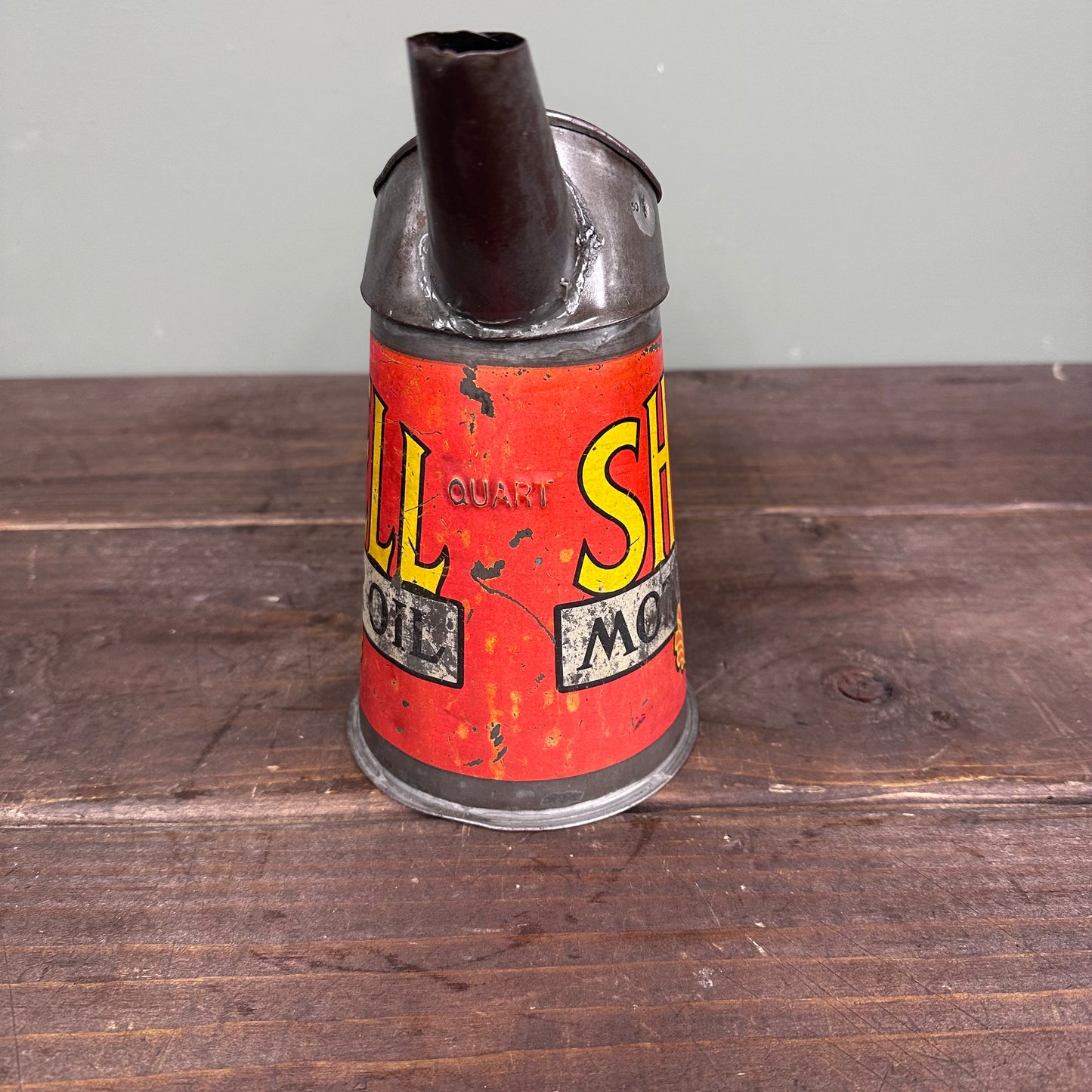 EARLY SHELL OIL POURER  #08701 SN 424 image 1