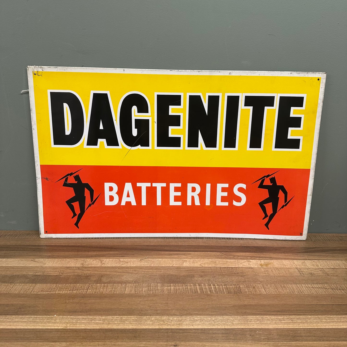 DAGENITE BATTERIES TIN SIGN  #08509 image 0