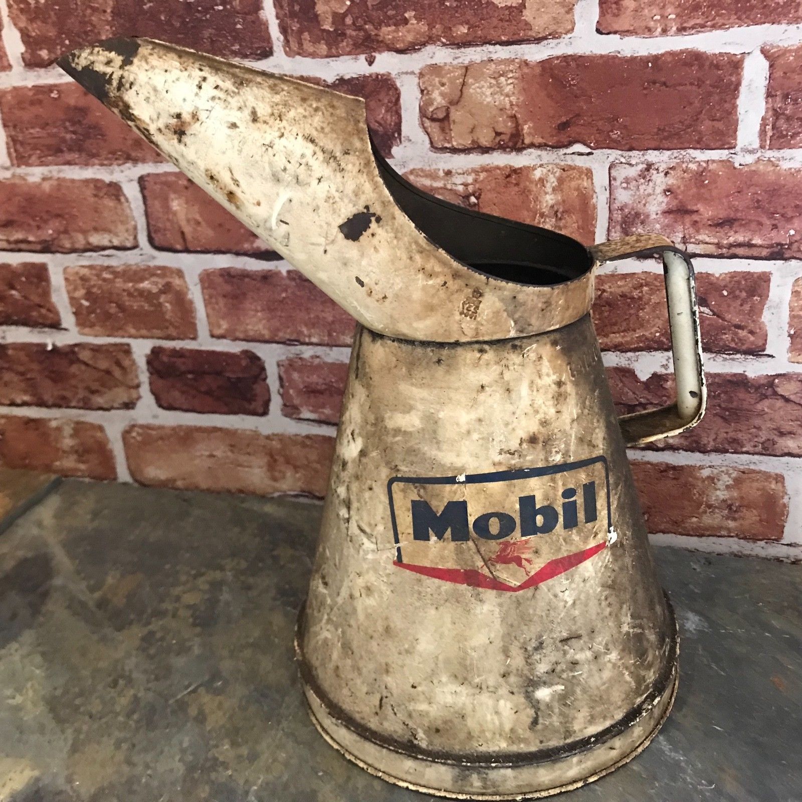 MOBIL OIL POURER #2617 image 0