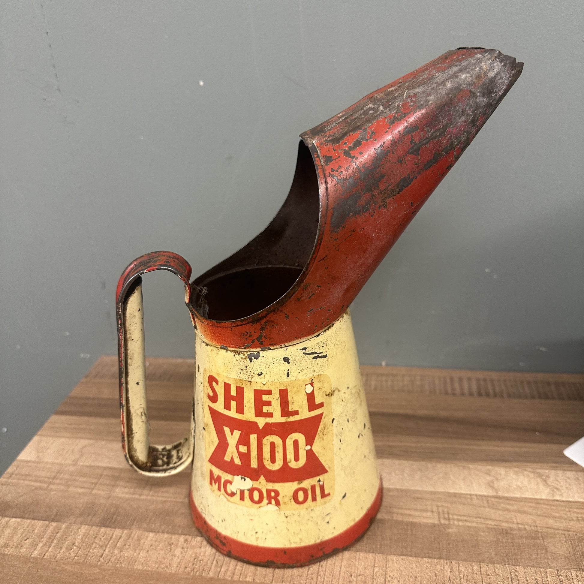 SHELL X100 OIL POURER #08323 image 0