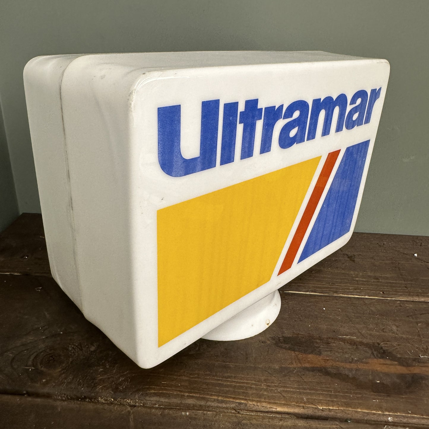 ULTRAMAR PETROL PUMP GLOBE #08257 image 1
