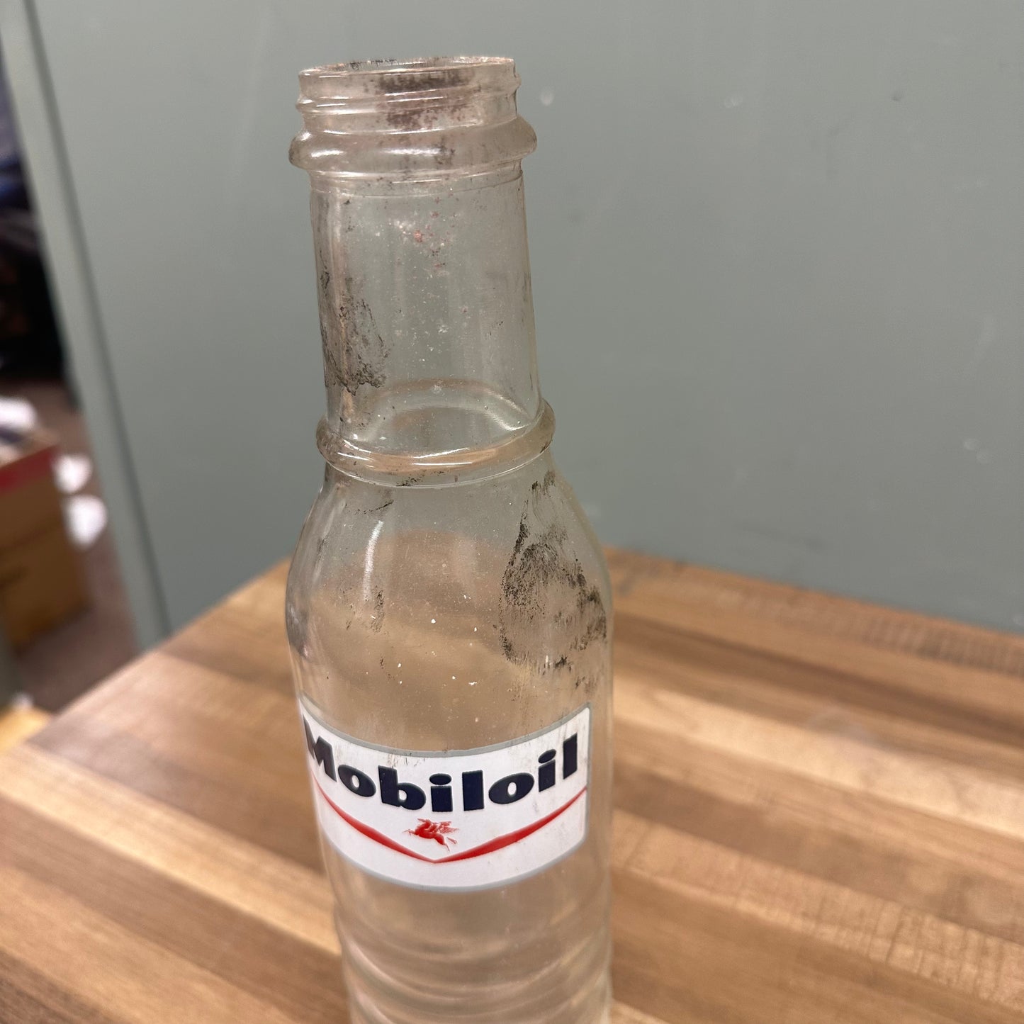 MOBILOIL OIL BOTTLE  #08581 image 1
