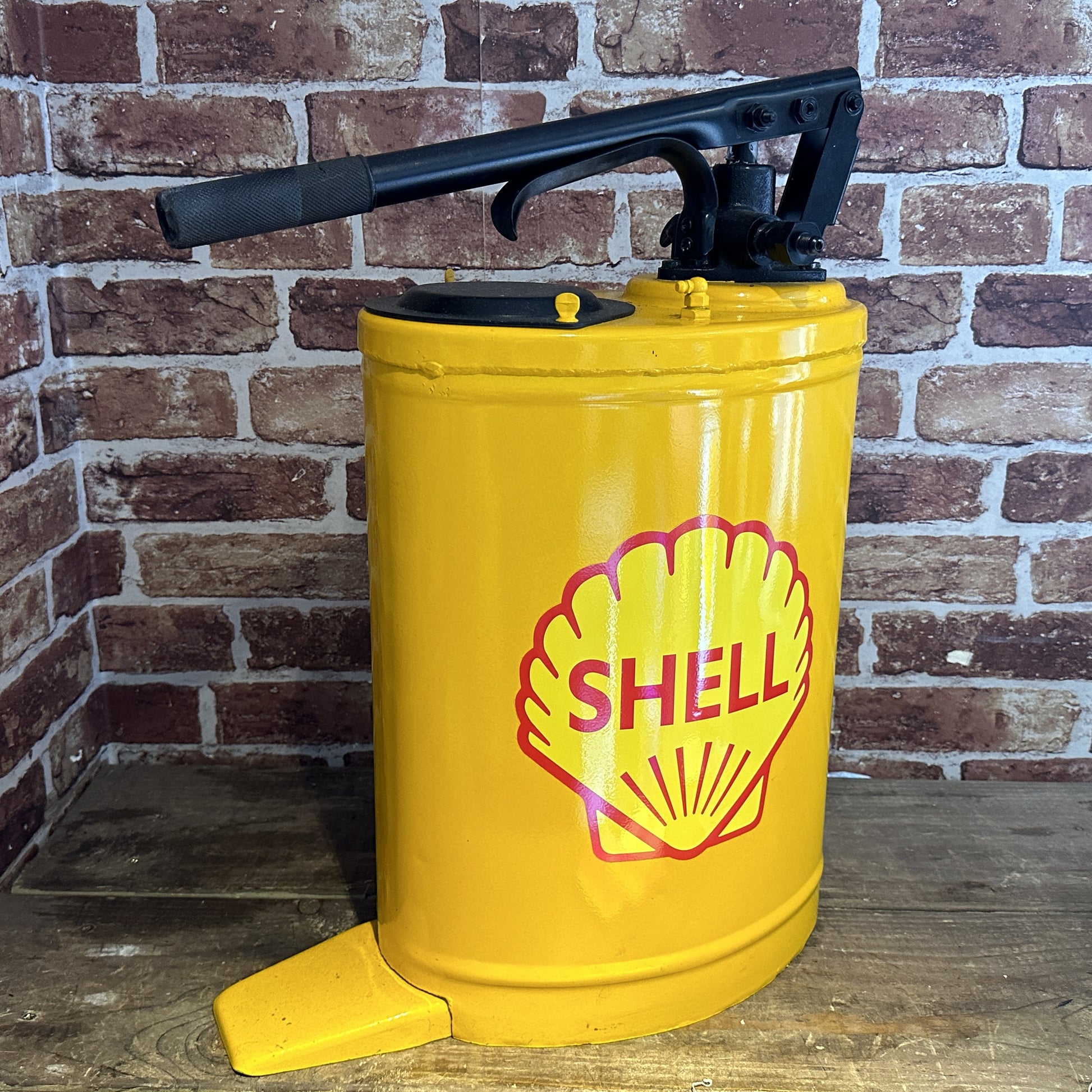 GEAR OIL DISPENSER #6321 image 0
