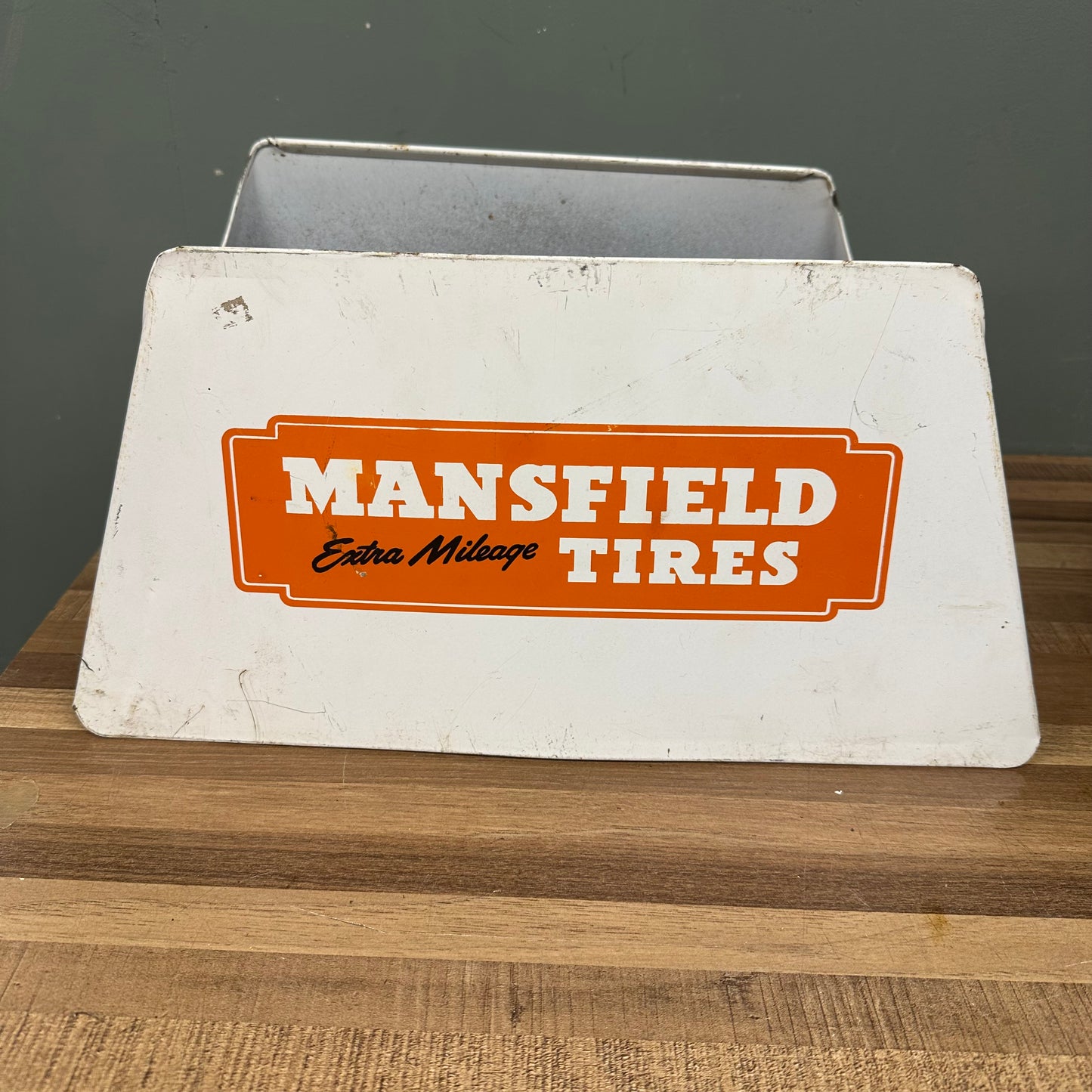 MANSFIELD TIRES STAND #08532 image 0