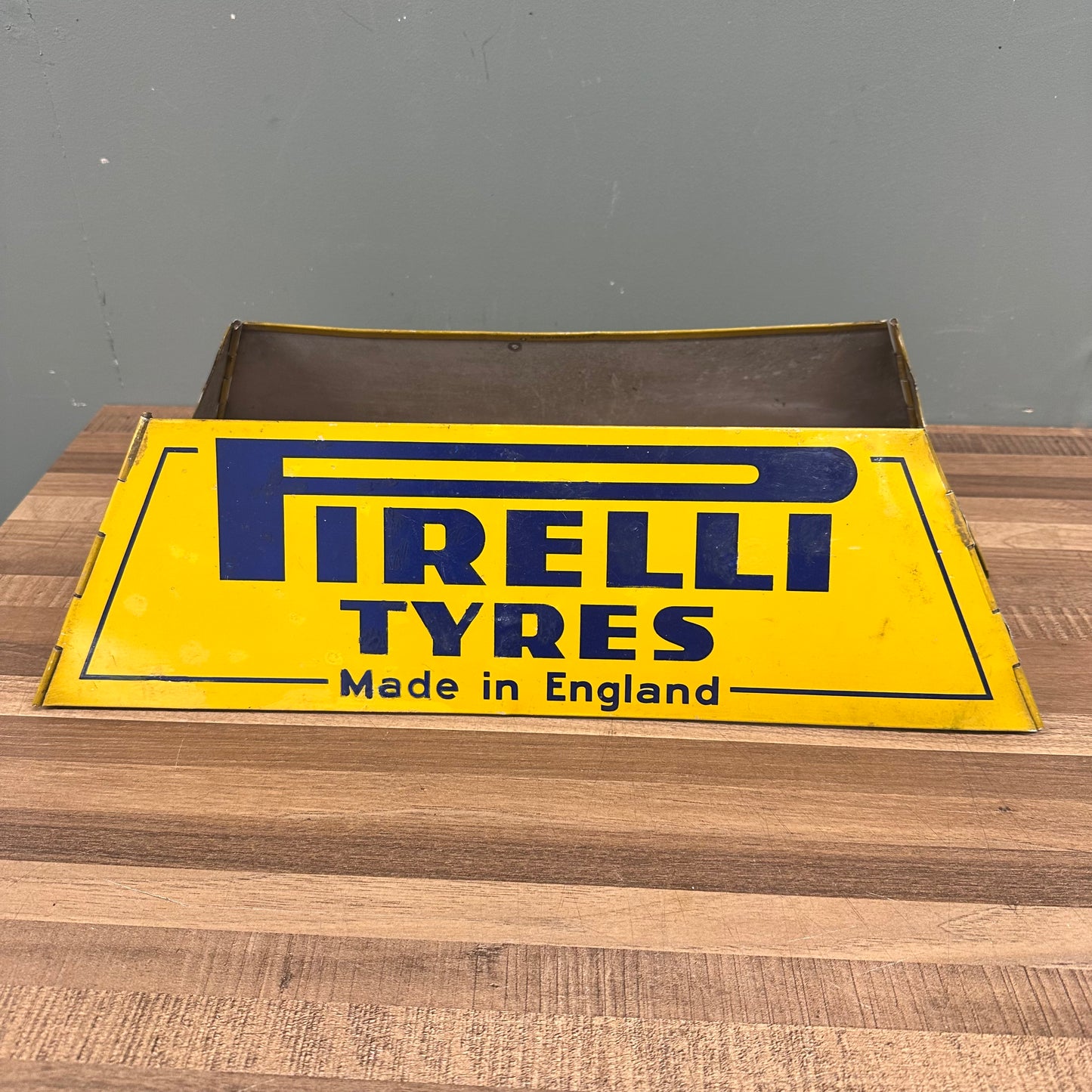 PIRELLI TYRES STAND  #08585 image 0