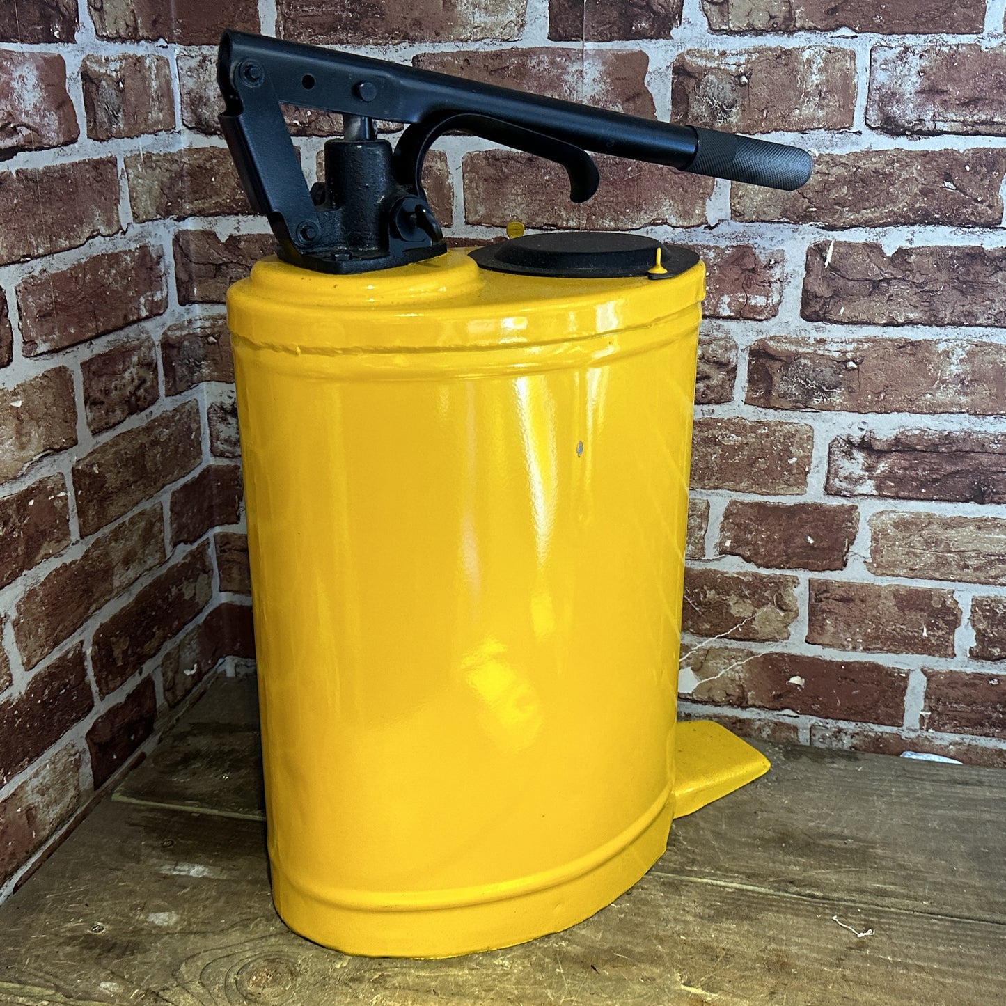 GEAR OIL DISPENSER #6321 image 1