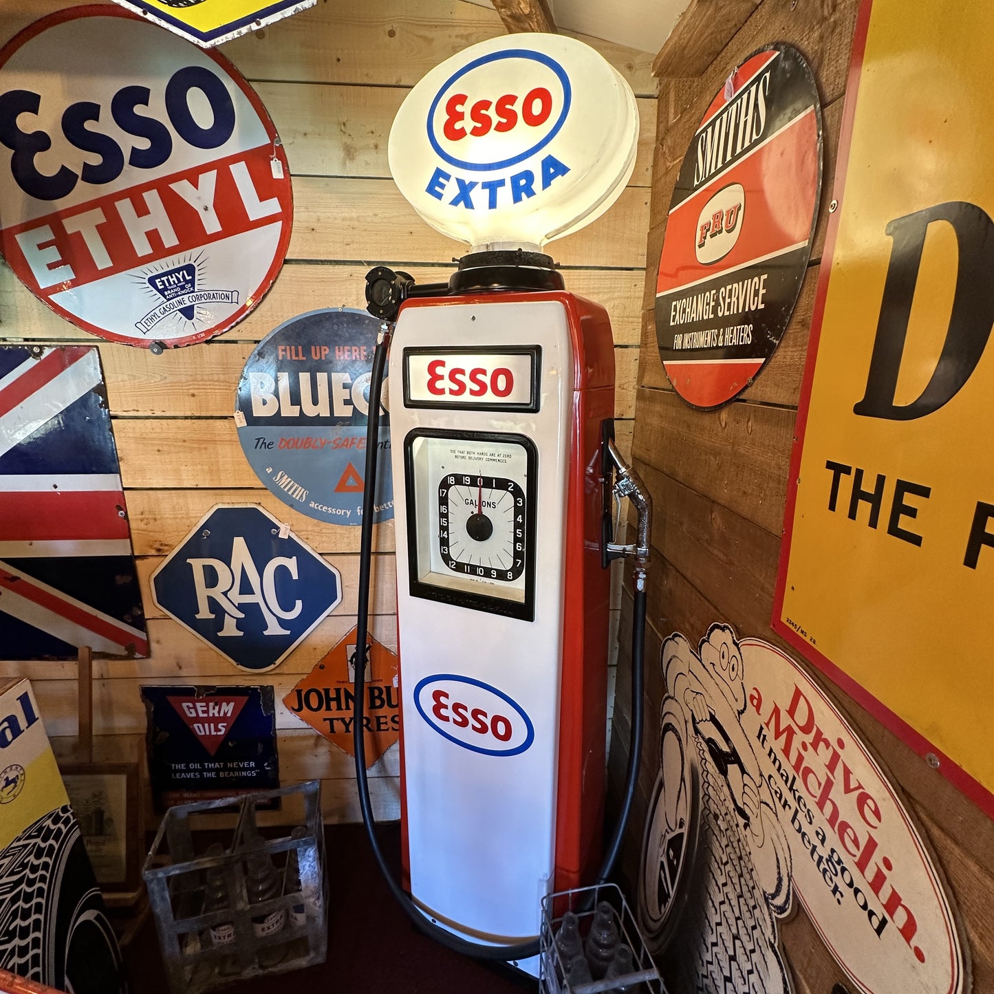 ESSO PETROL PUMP #08035 image 0