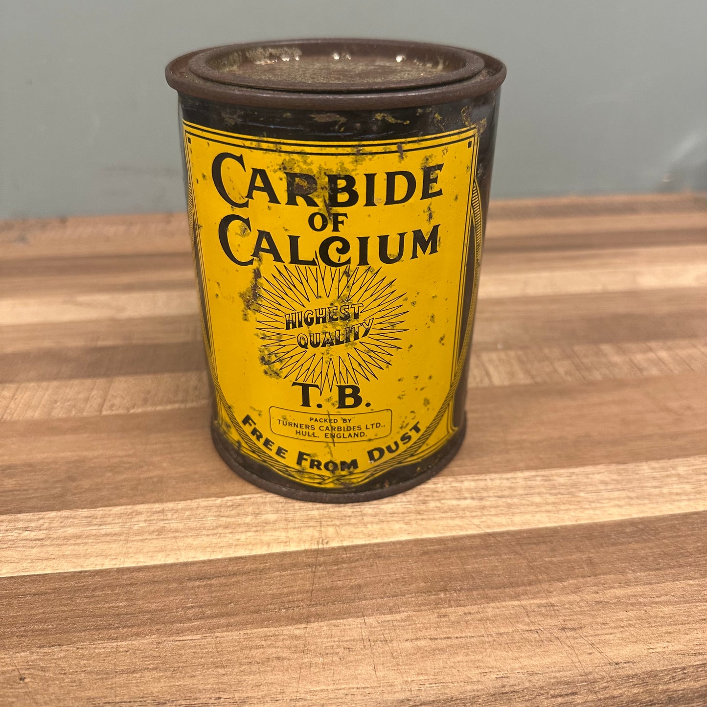 CARBIDE OF CALCIUM OIL TIN #08597 image 0