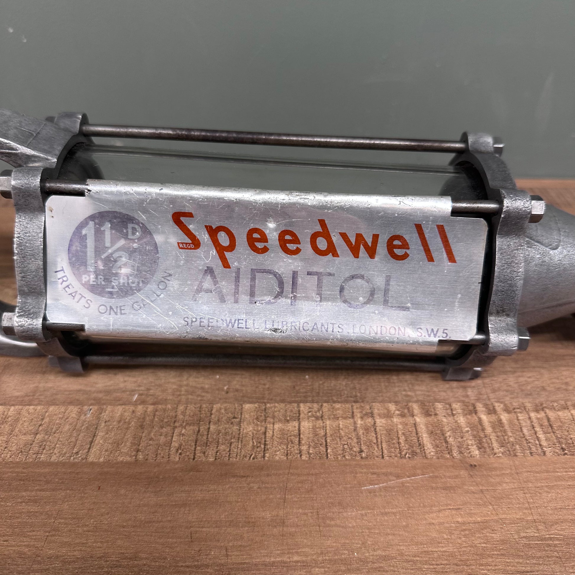 SPEEDWELL OIL DISPENSER #08695 image 1