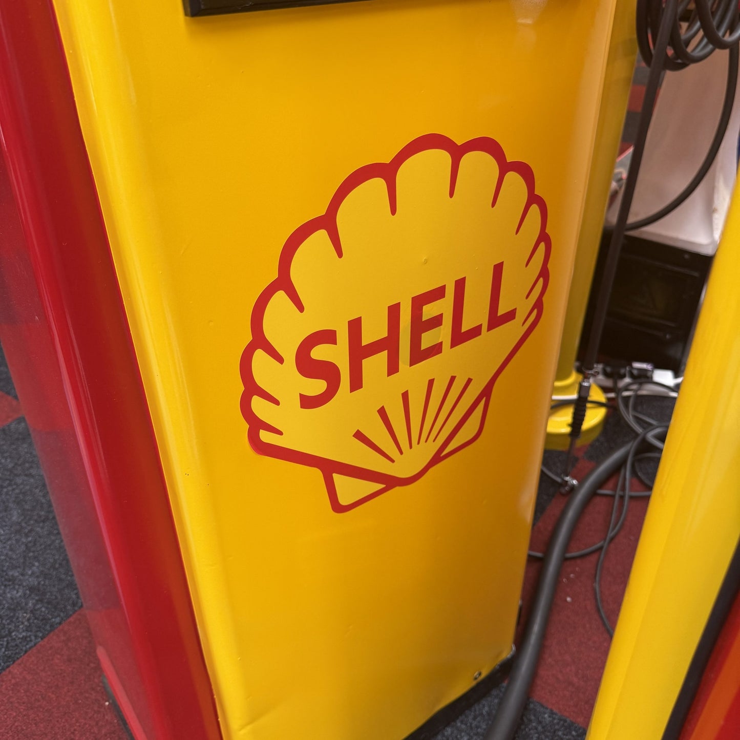 AVERY HARDOLL PETROL PUMP #08620 image 3