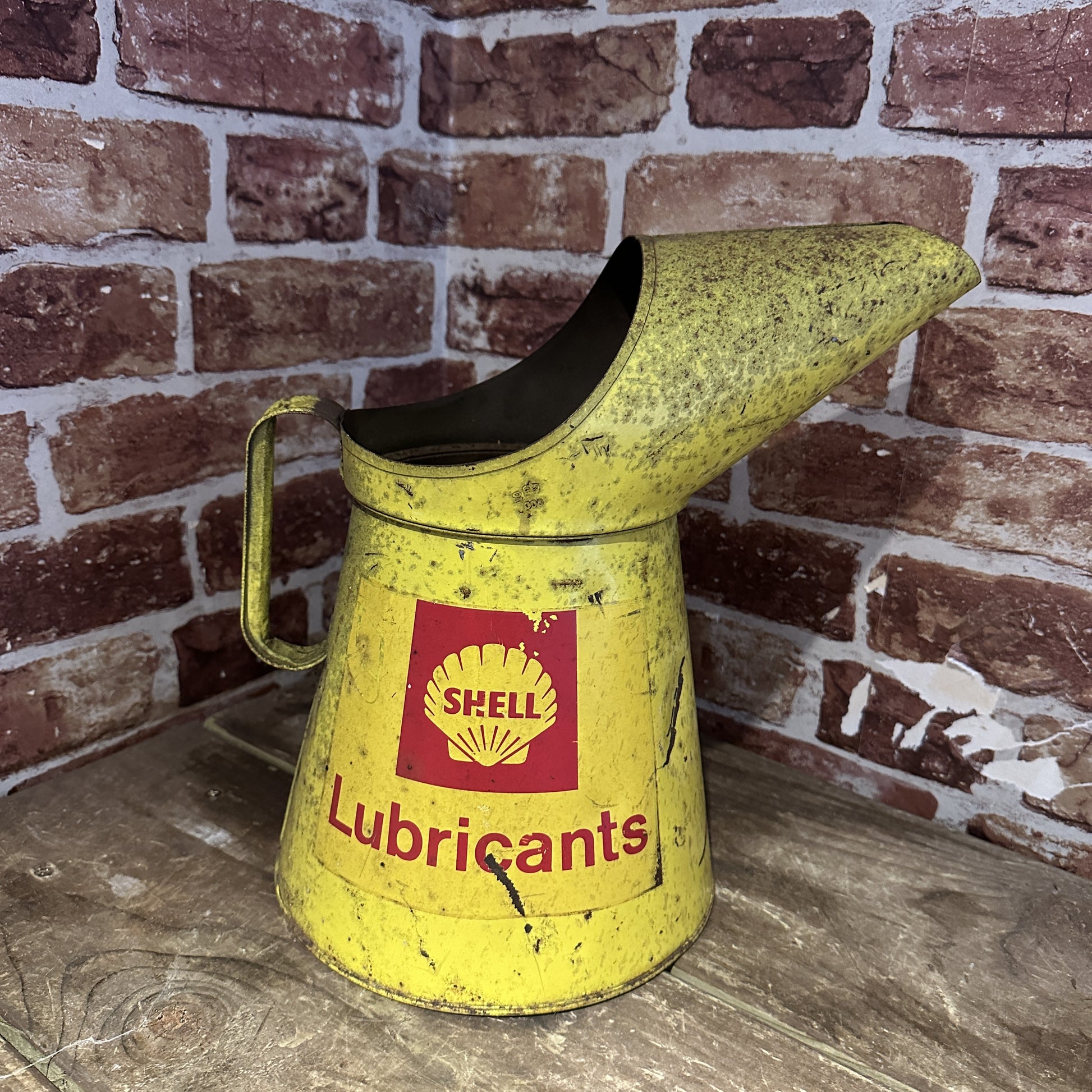 SHELL POURER CAN #07848 image 1