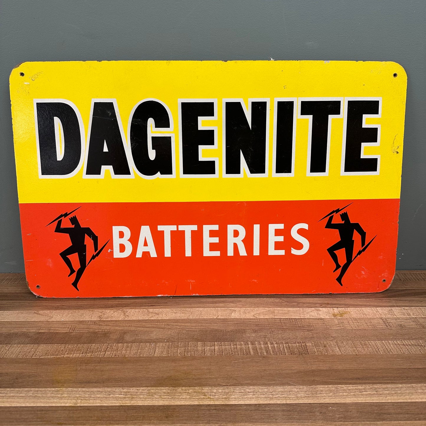 DAGENITE BATTERIES HARDBOARD SIGN #08486 image 0