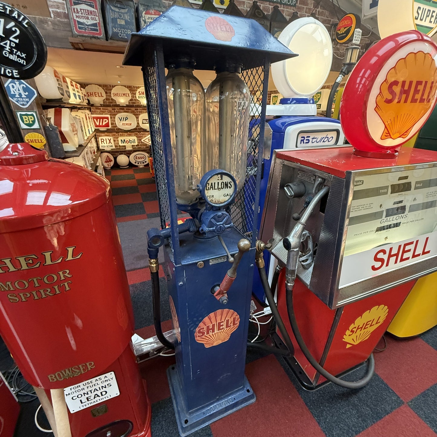 UNRESTORED HAMMOND PETROL PUMP #08616 image 0
