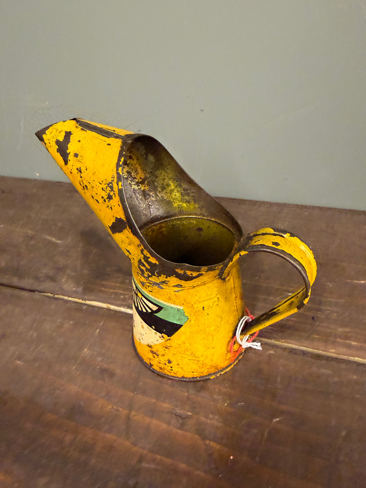 V OIL POURER #9278