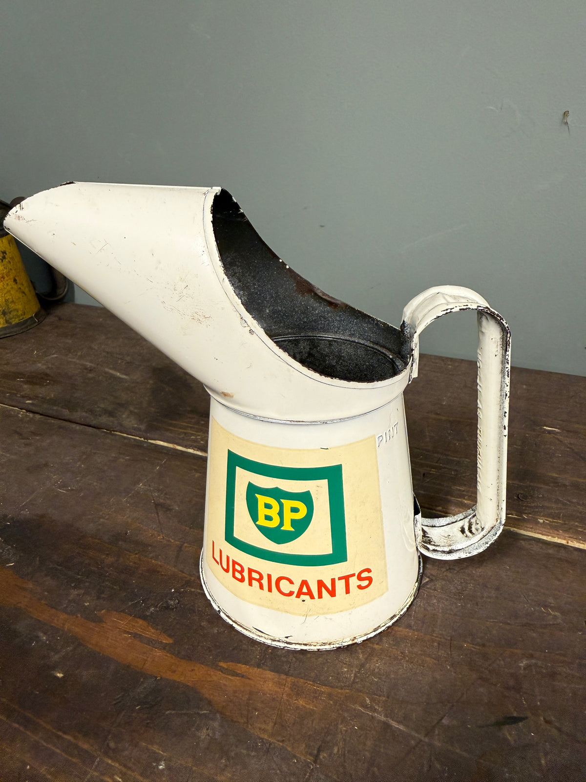 BP OIL POURER #9311