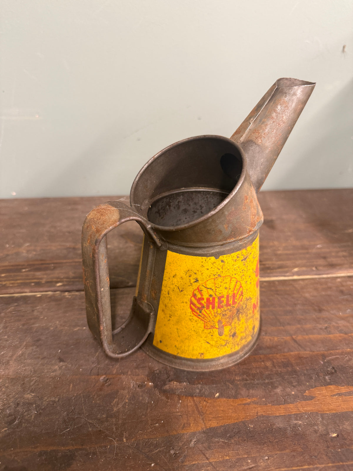 SHELL MOTOR OIL POURER #9314