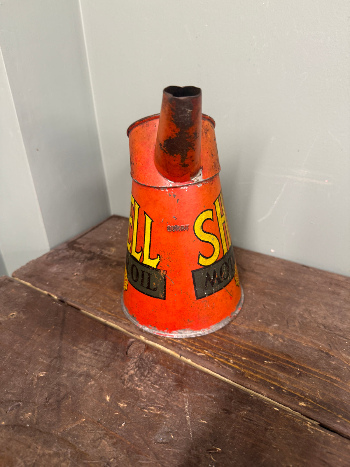 SHELL MOTOR OIL POURER #9315
