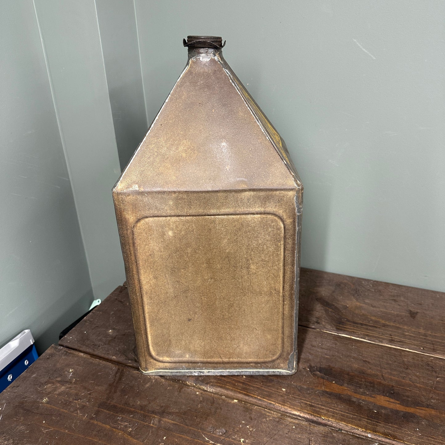 SHELL 5 GALLON PYRAMID OIL CAN - #9002