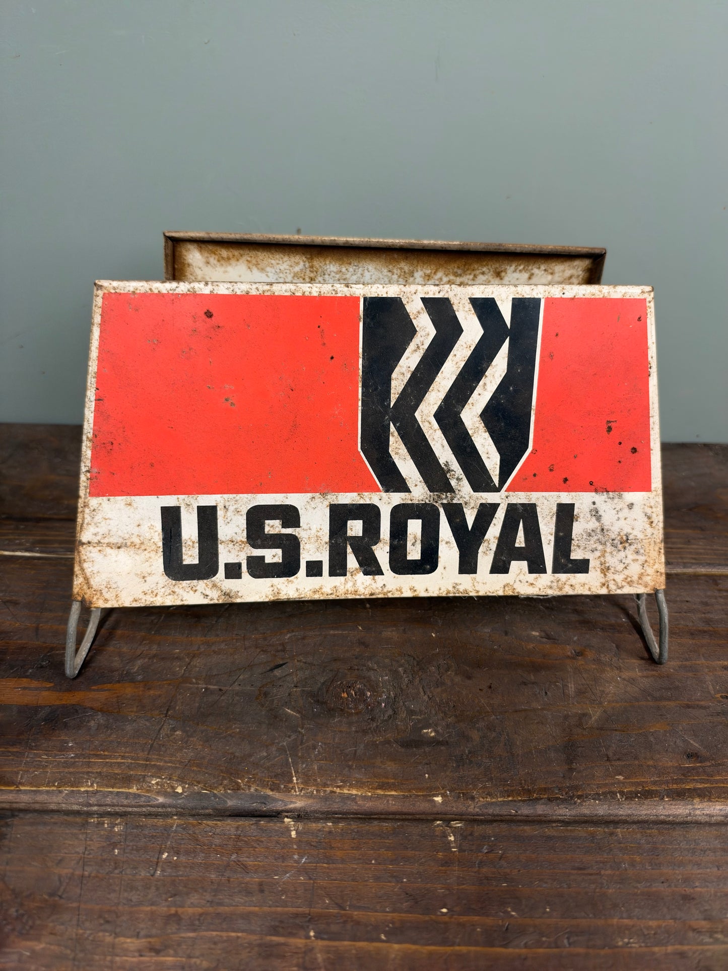 US ROYAL TYRE STAND  #9342