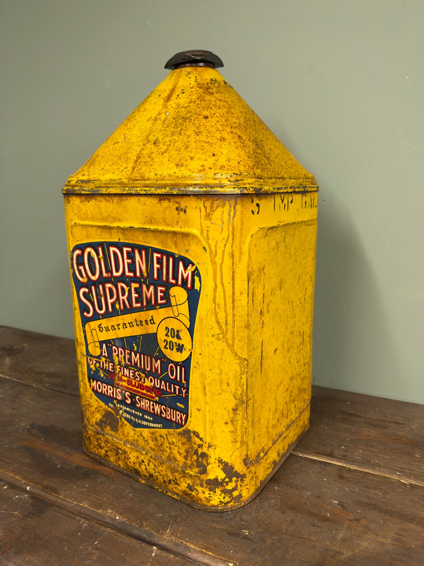 GOLDEN FILM PYRAMID CAN  #9566