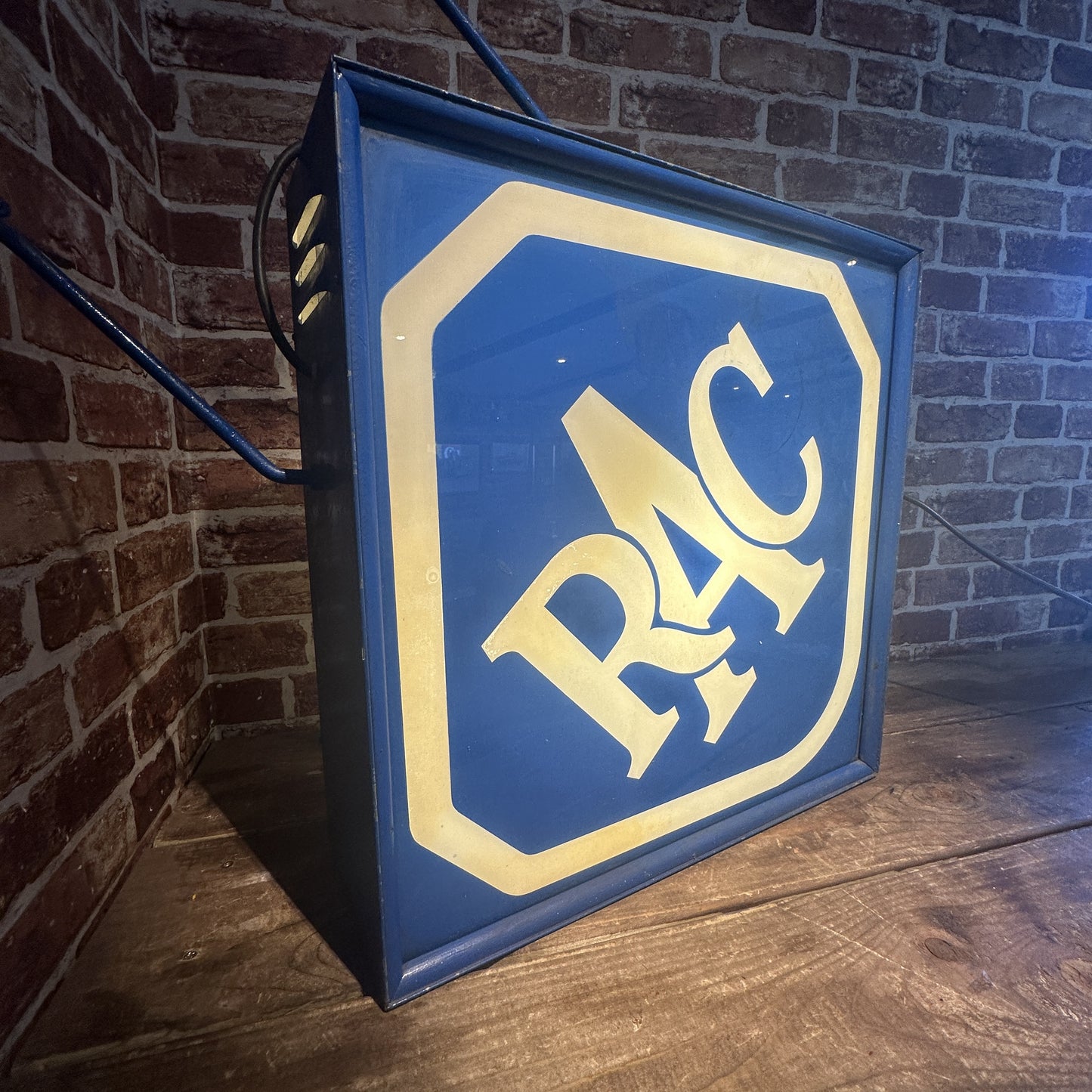 RAC HANGING LIGHTBOX #08019 image 1