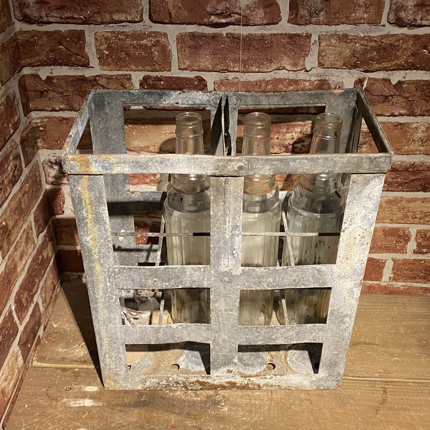 3 X QUART ESSO  OIL BOTTLES IN CRATE #05889 image 1