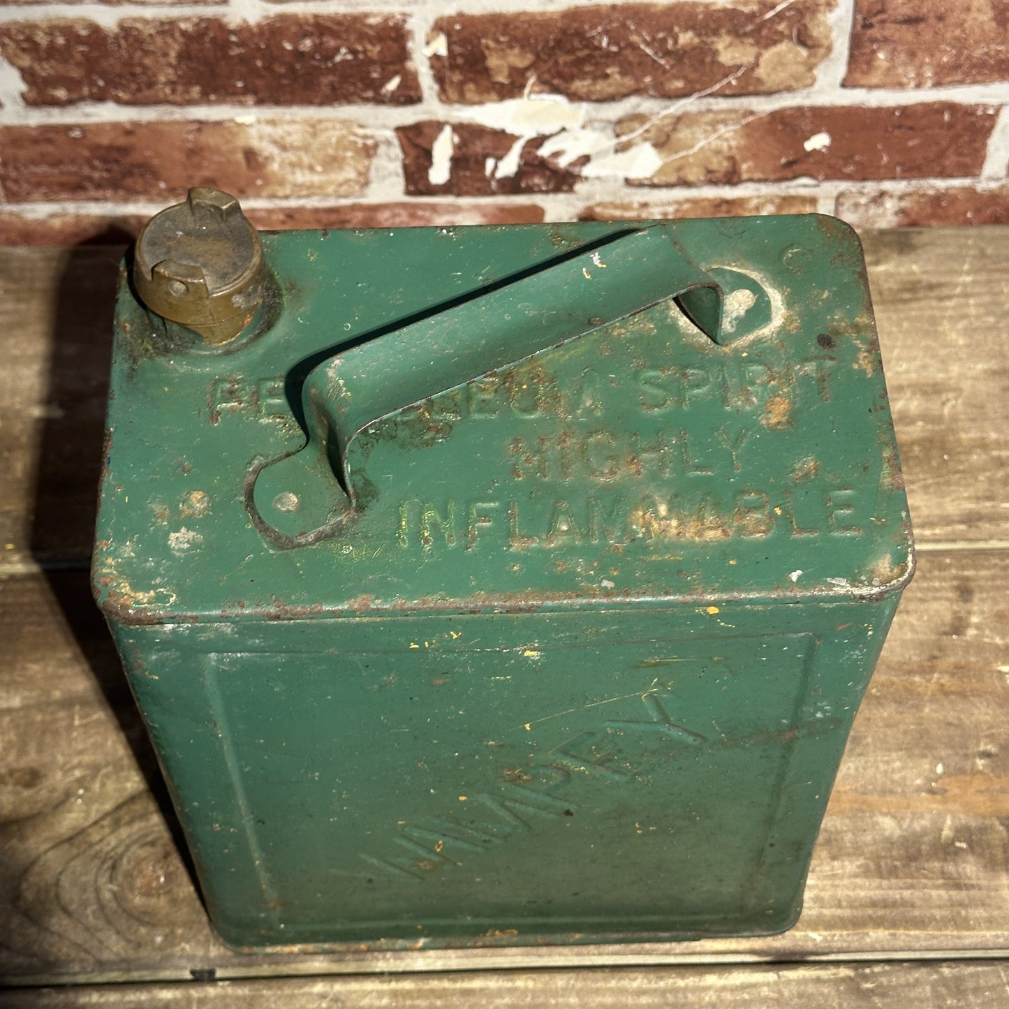 WIMPEY 2 GALLON PETROL CAN #08008 image 3