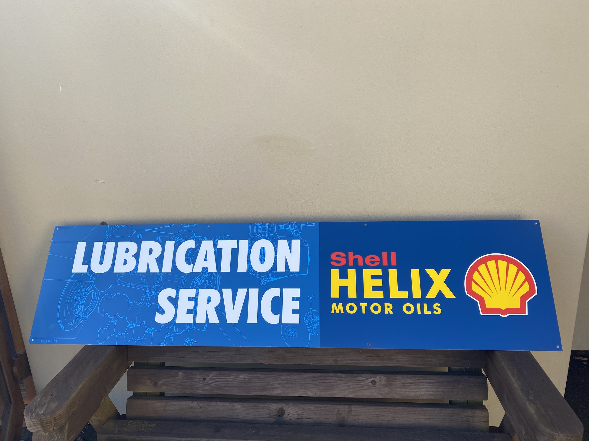 SHELL HELIX PLASTIC SIGN #5144 image 0