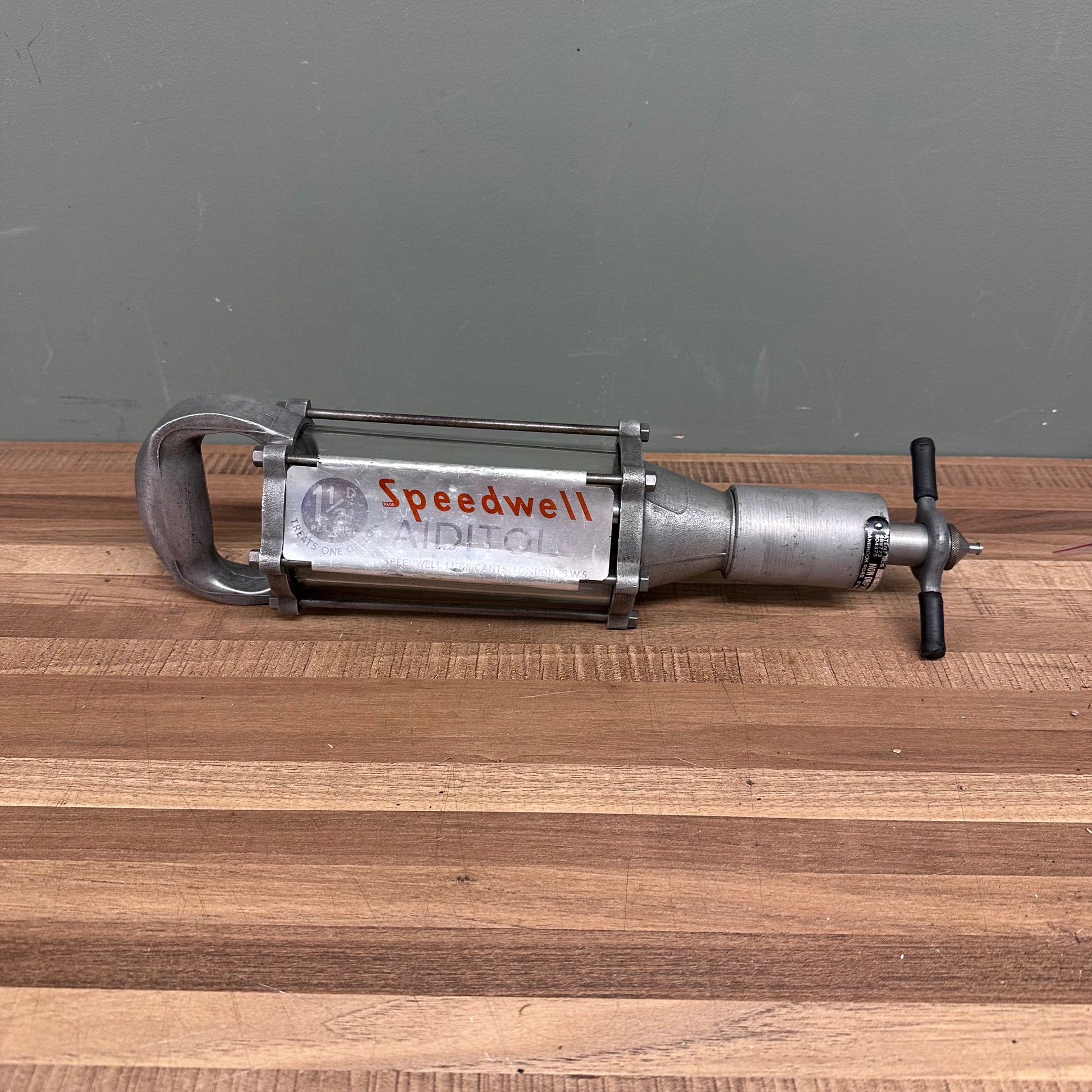 SPEEDWELL OIL DISPENSER #08695 image 0
