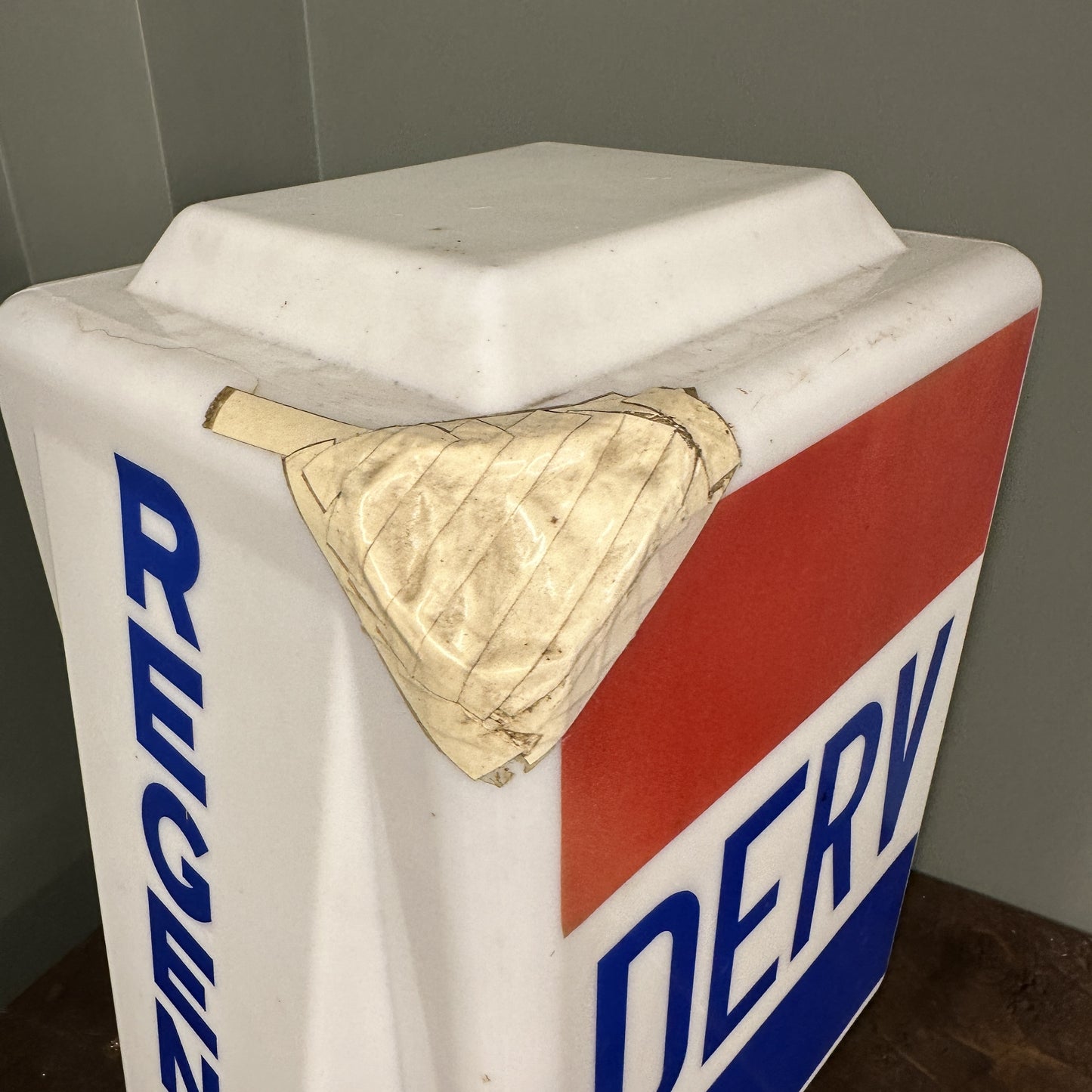 REGENT DERV PETROL PUMP GLOBE #08253 image 3