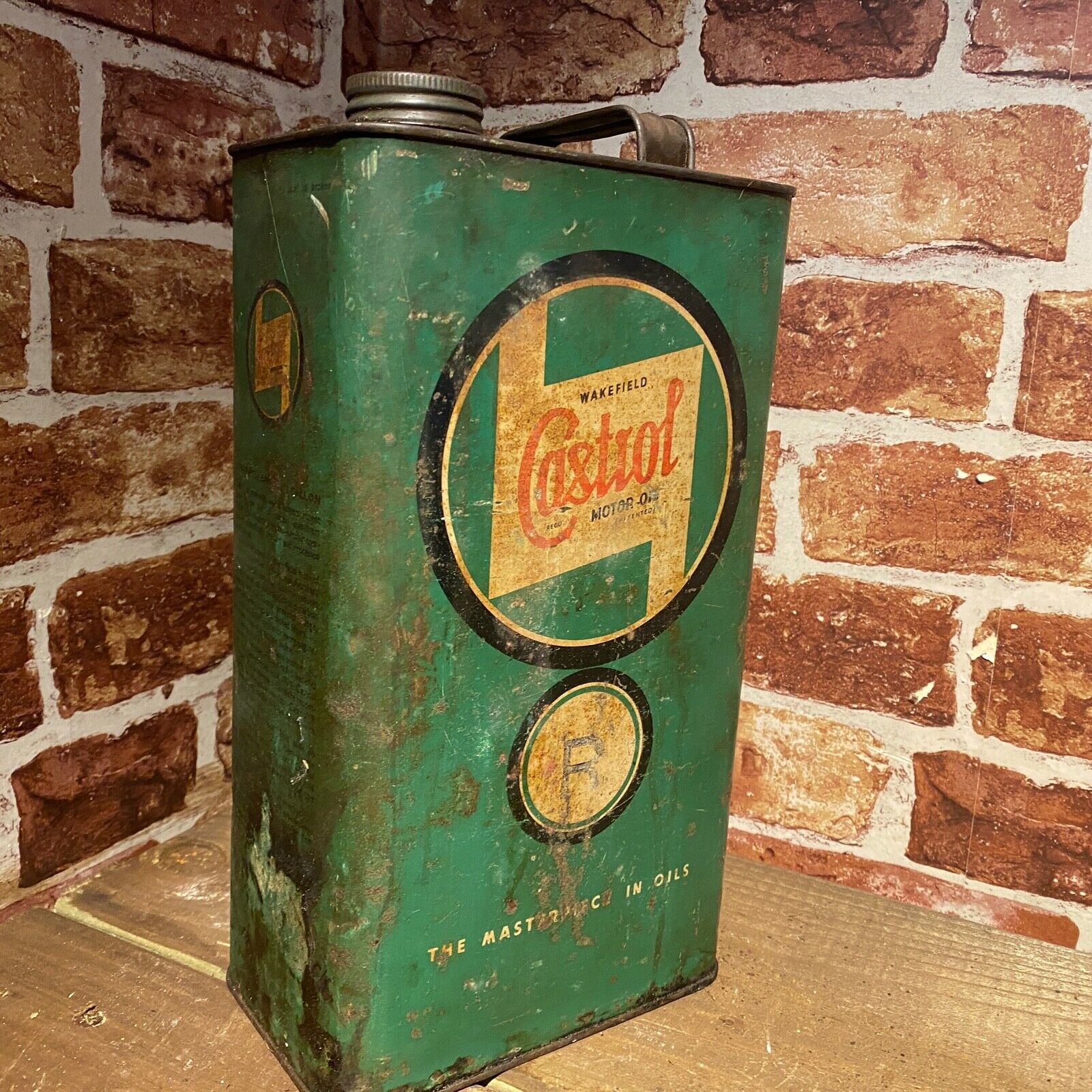 WAKEFIELD CASTROL GALLON CAN #5341 image 0
