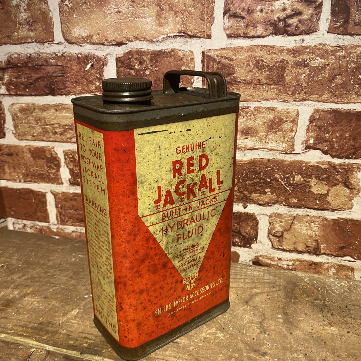 RED JACKALL HYDRAULIC OIL #5946 image 0