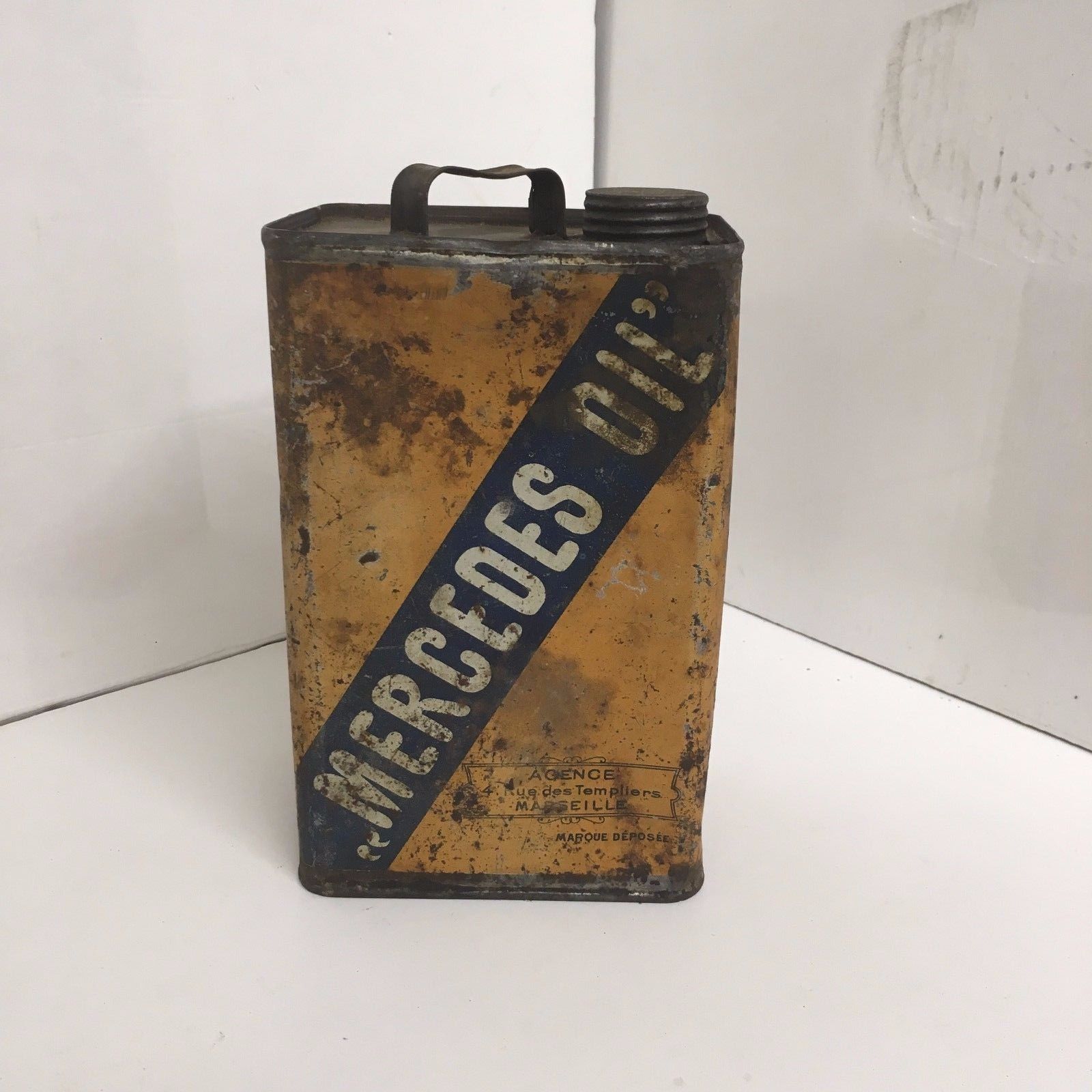 MERCEDES OIL HALF GALLON CAN #1140 image 1