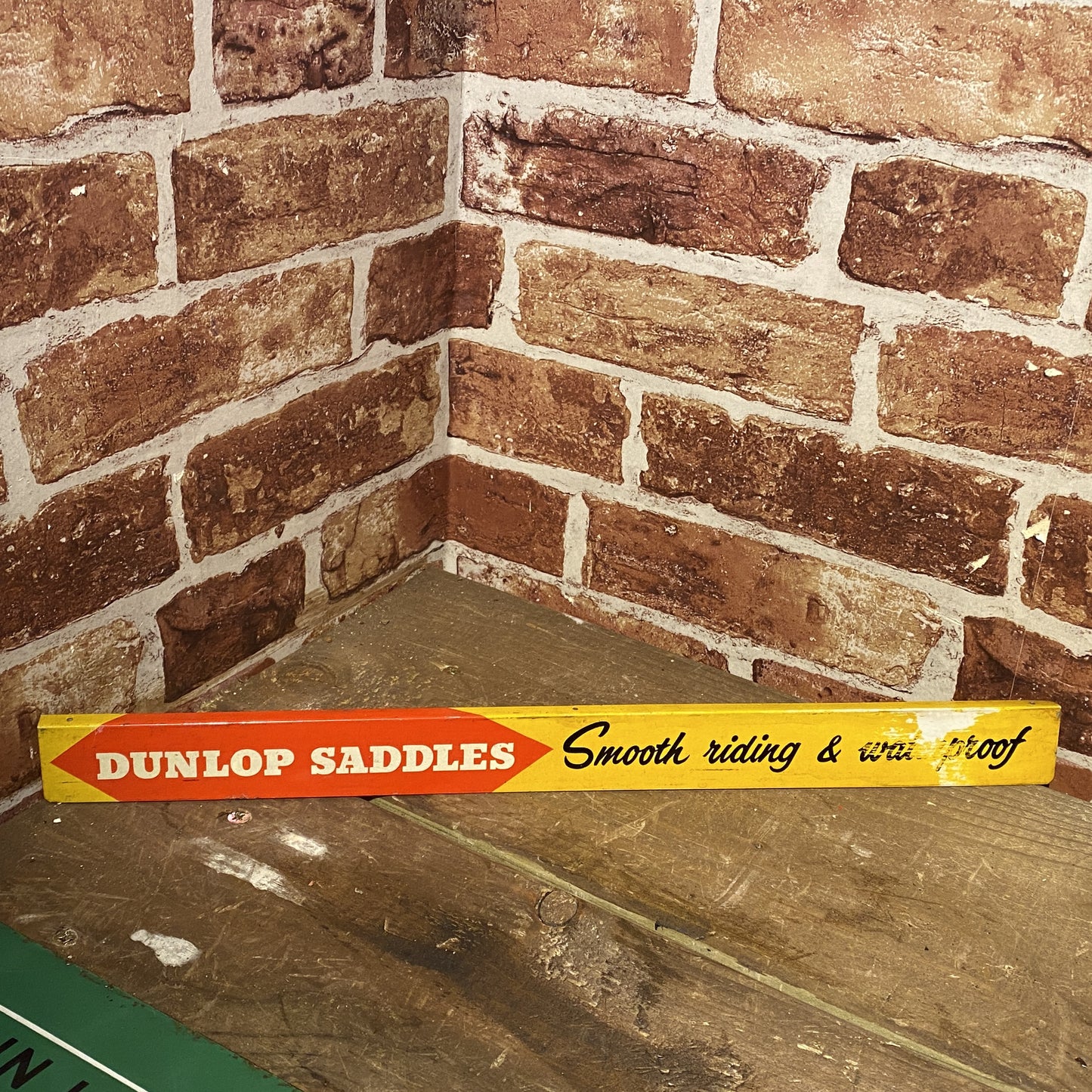 DUNLOP SADDLES SHELF STRIP #5737 image 0