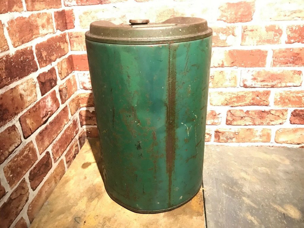 VINTAGE OIL DRUM ESSO PRATTS MOTOR OIL DRUM 5 GALLON 3285 Matts